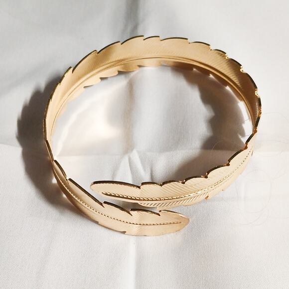 Boutique New gold tone feather Egyptian look arm bangle - Picture 2 of 4